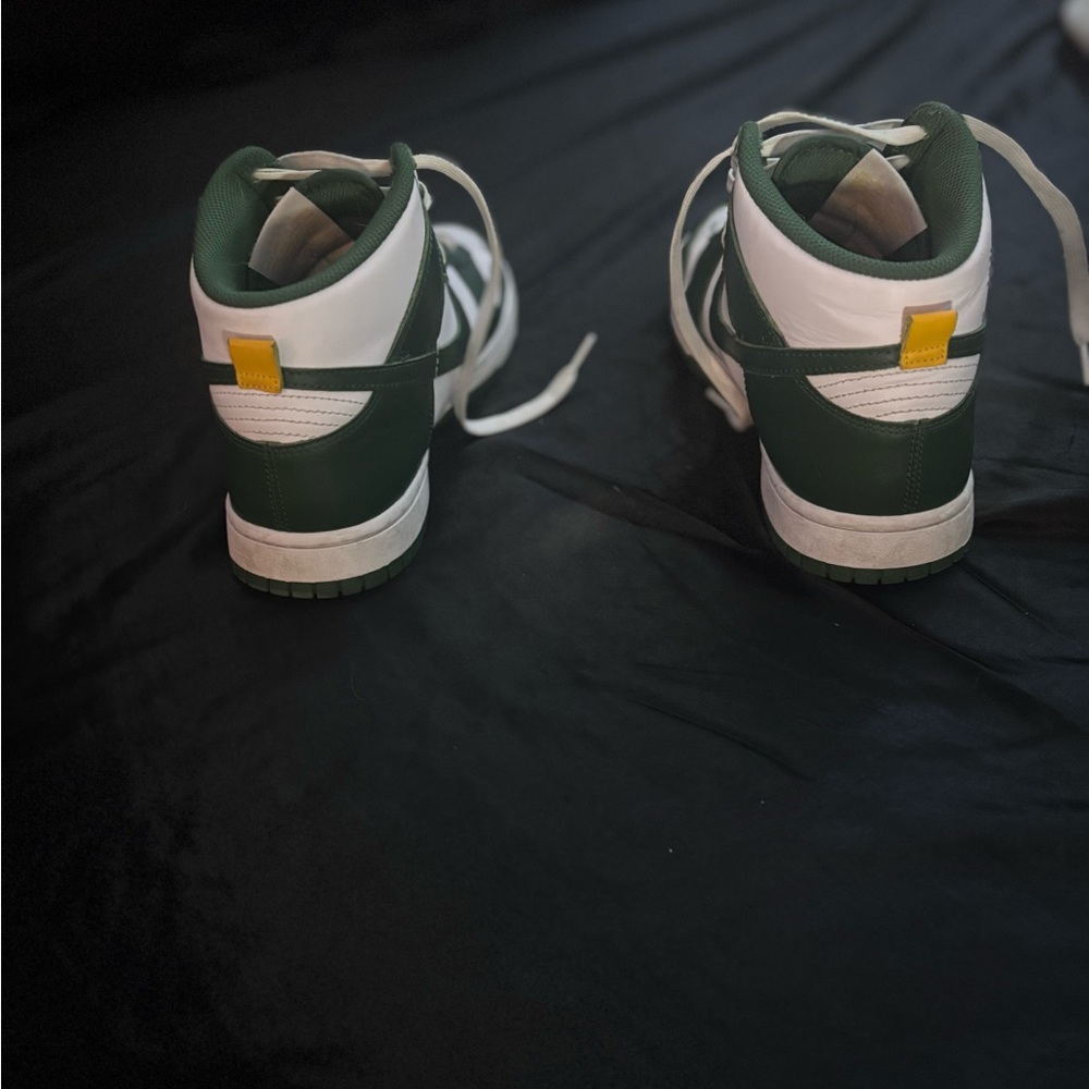 Nike Men's Green and White Sneakers - Picture 2 of 3